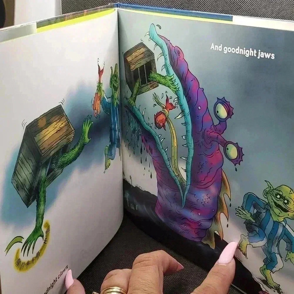 Lot of 2 books - Picture 3 of 9